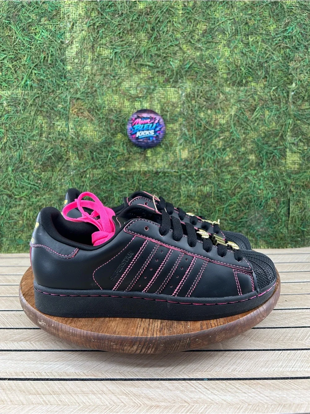Adidas Superstar Core Black Gold Red